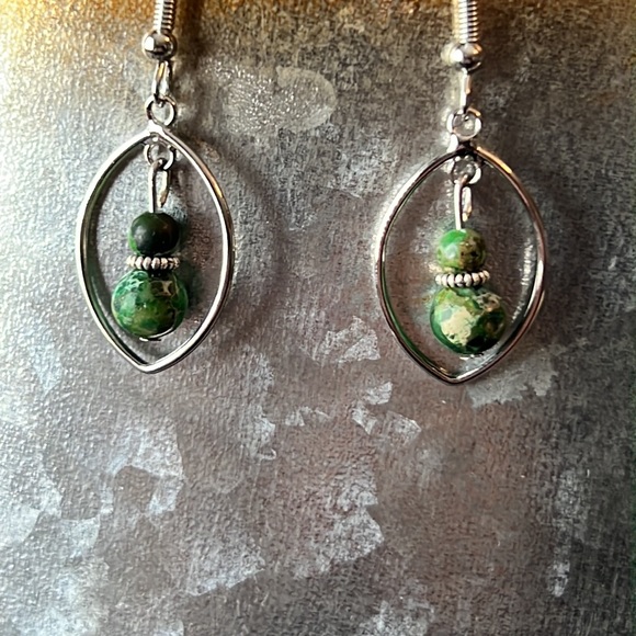 22155 Green Conichalcite Earrings - Picture 2 of 4